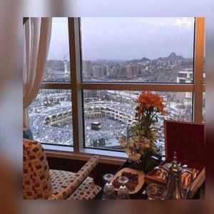 Meet your Posher, Manal